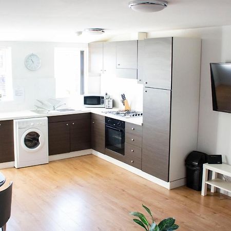 Large Ground Floor Pet Friendly 2 Bedroom Apartment With Free Parking 拉夫堡 外观 照片