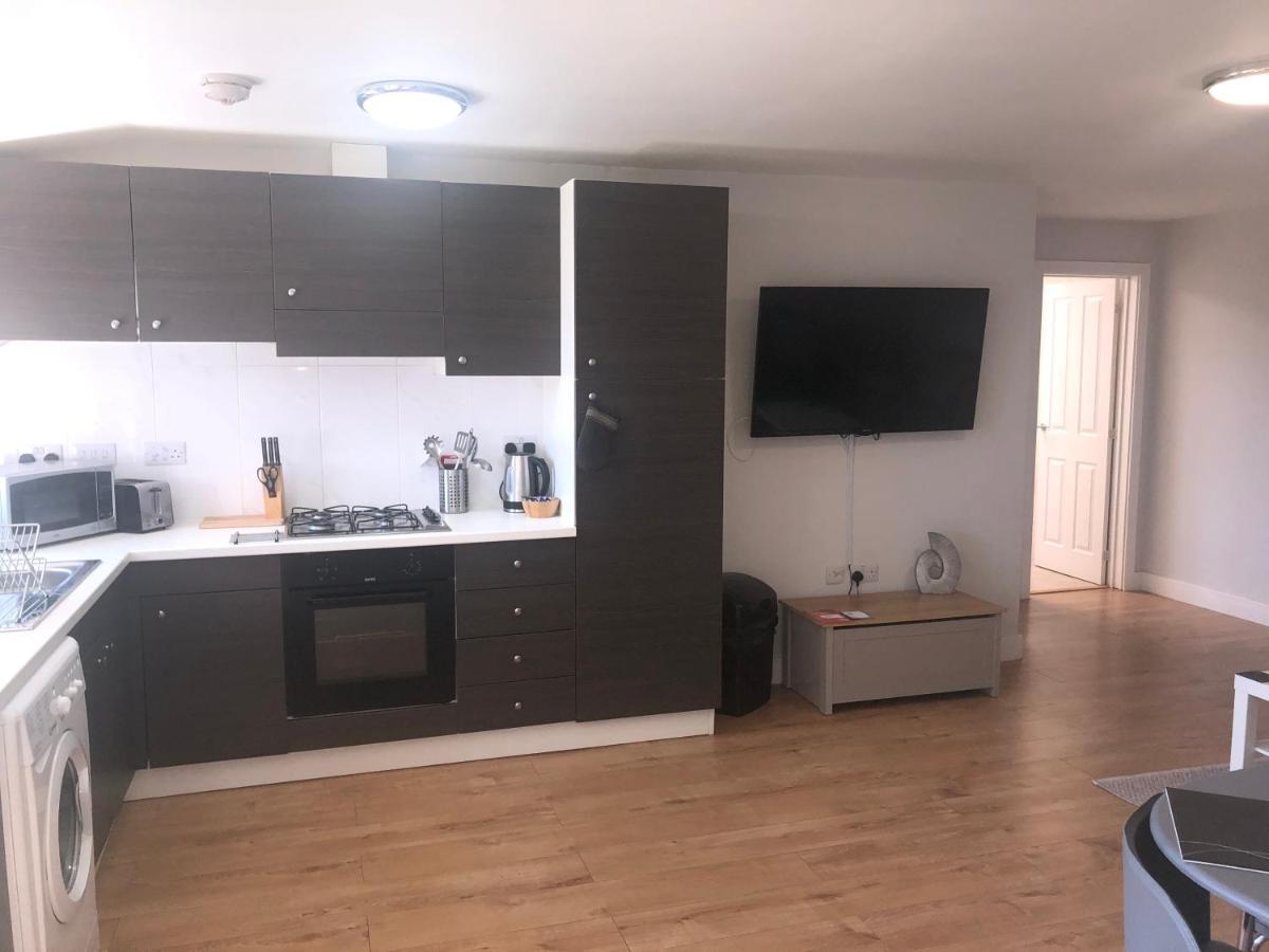 Large Ground Floor Pet Friendly 2 Bedroom Apartment With Free Parking 拉夫堡 外观 照片