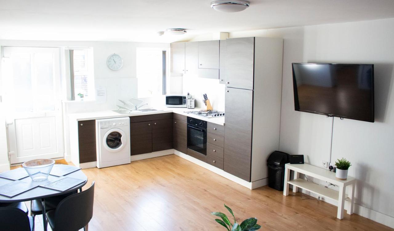 Large Ground Floor Pet Friendly 2 Bedroom Apartment With Free Parking 拉夫堡 外观 照片